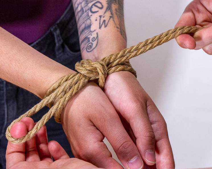 gefesselte Handgelenke